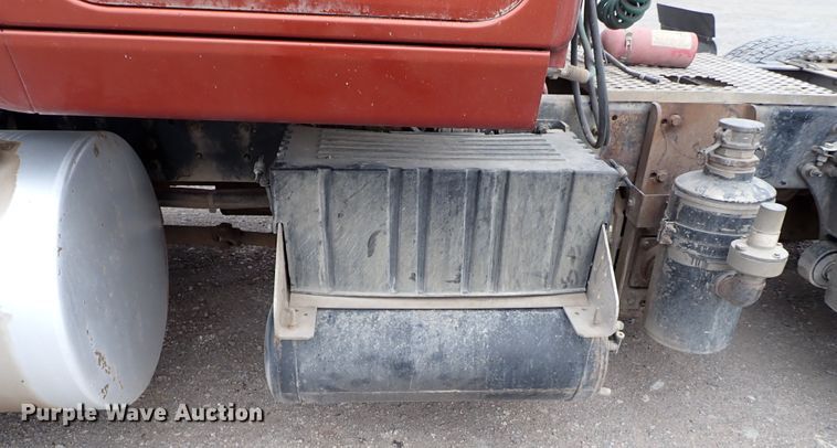 image for item IS9397 2012 International ProStar  semi truck