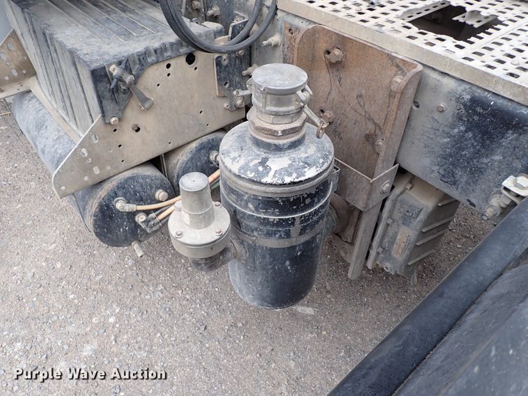 image for item IS9397 2012 International ProStar  semi truck