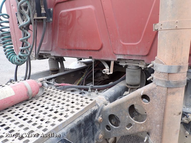 image for item IS9397 2012 International ProStar  semi truck