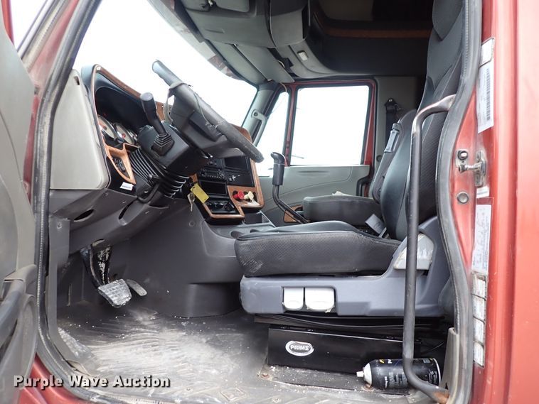 image for item IS9397 2012 International ProStar  semi truck