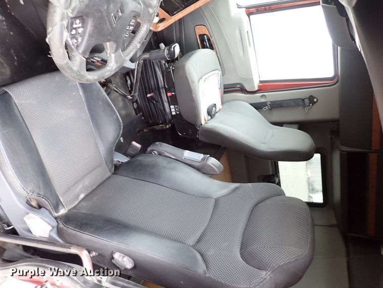 image for item IS9397 2012 International ProStar  semi truck