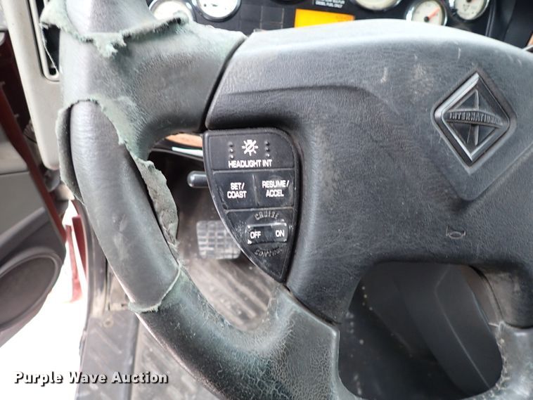 image for item IS9397 2012 International ProStar  semi truck