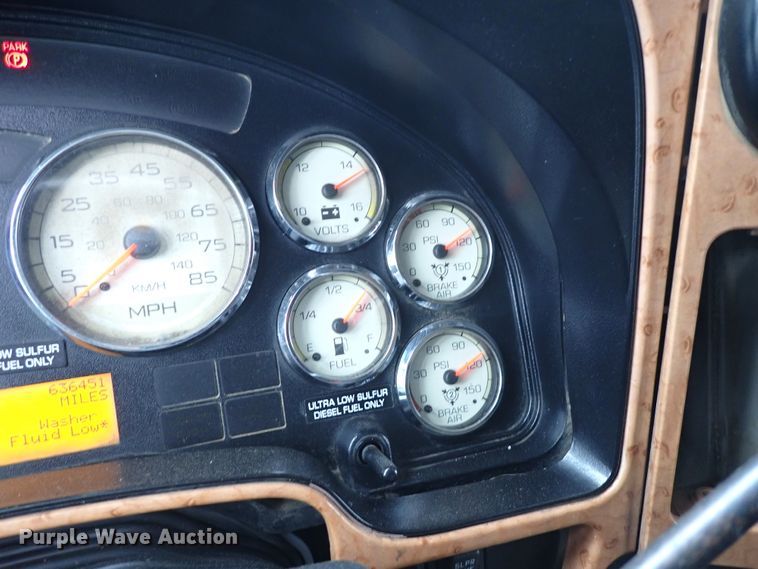 image for item IS9397 2012 International ProStar  semi truck