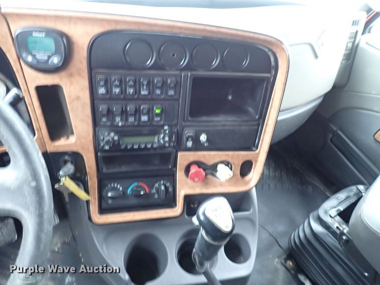 image for item IS9397 2012 International ProStar  semi truck