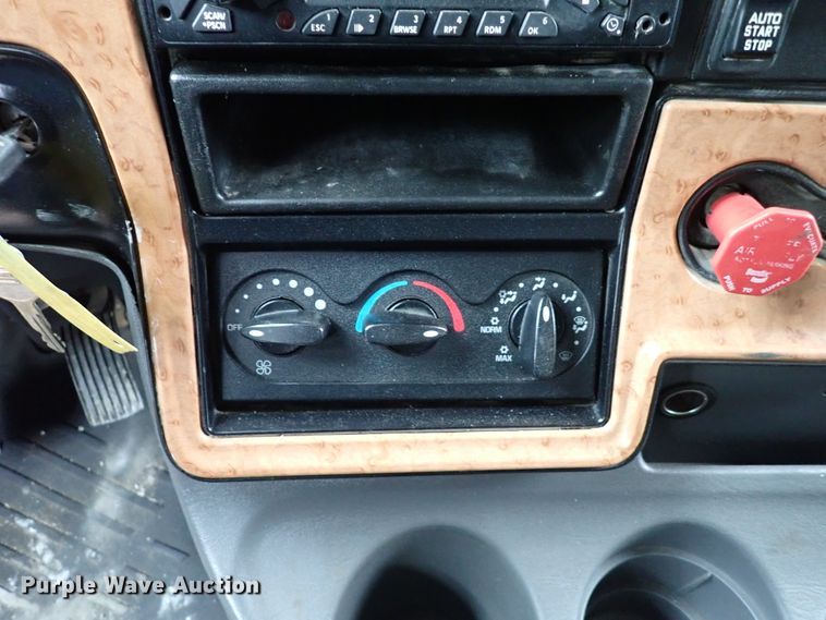 image for item IS9397 2012 International ProStar  semi truck