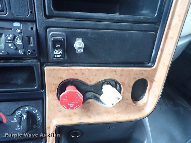 image for item IS9397 2012 International ProStar  semi truck