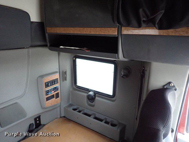 image for item IS9397 2012 International ProStar  semi truck