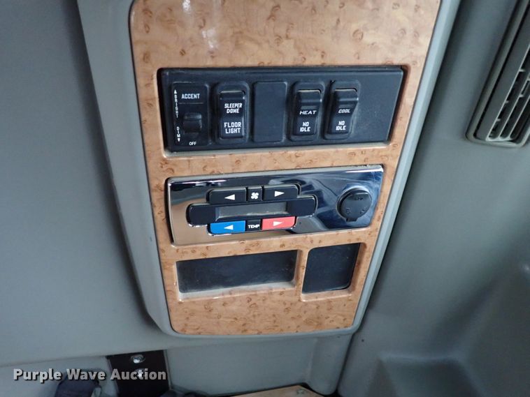 image for item IS9397 2012 International ProStar  semi truck