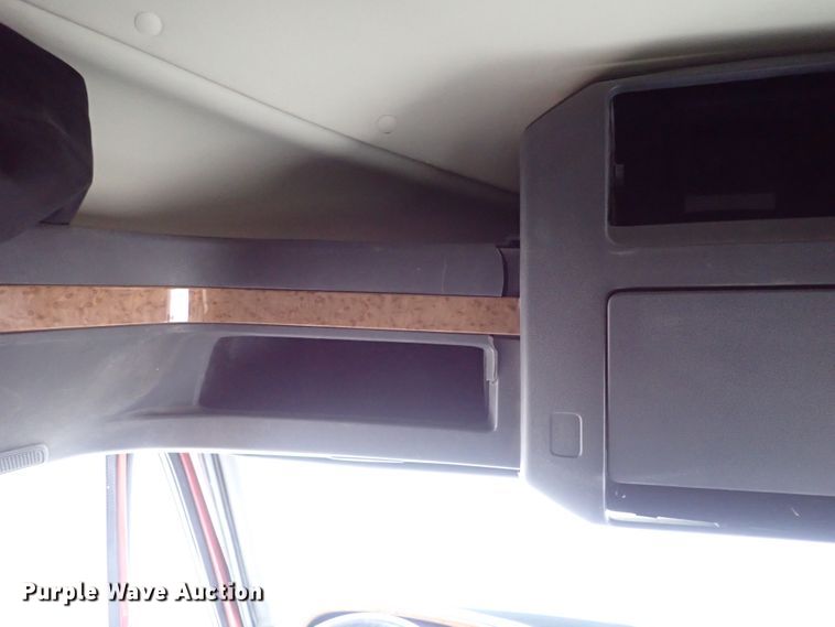 image for item IS9397 2012 International ProStar  semi truck