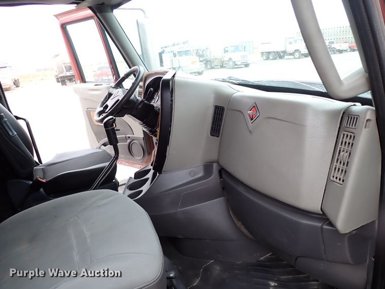 image for item IS9397 2012 International ProStar  semi truck