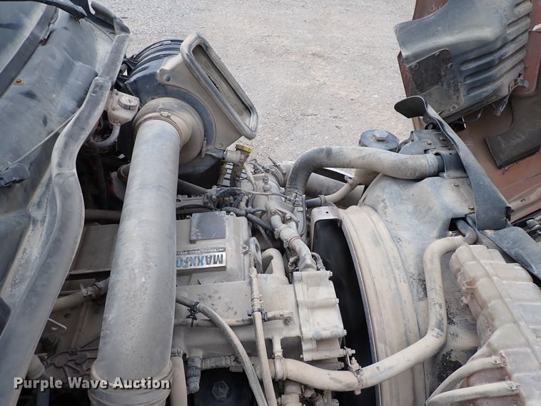 image for item IS9397 2012 International ProStar  semi truck