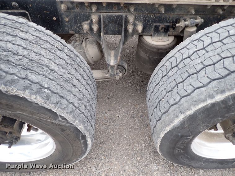 image for item IS9397 2012 International ProStar  semi truck