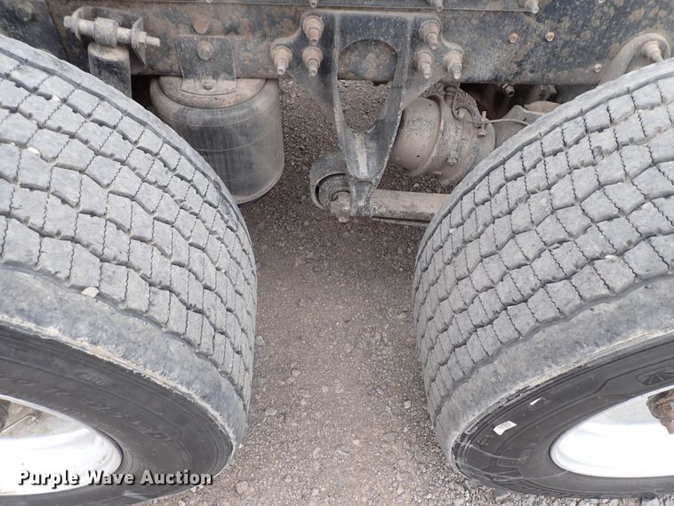 image for item IS9397 2012 International ProStar  semi truck