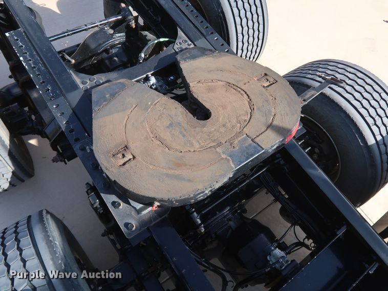 image for item IY9105 2015 Volvo VNL  semi truck