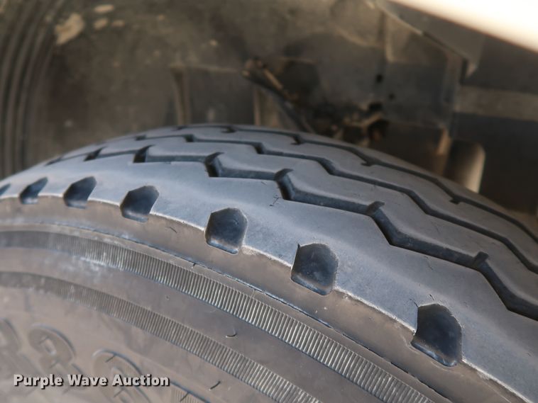 image for item IY9105 2015 Volvo VNL  semi truck