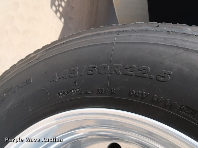 image for item IY9105 2015 Volvo VNL  semi truck