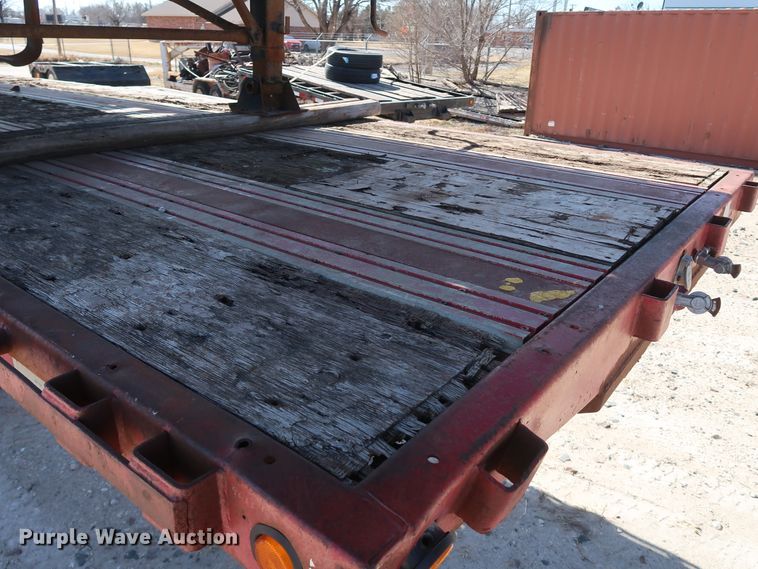 image for item IY9108 1993 Transcraft  flatbed trailer