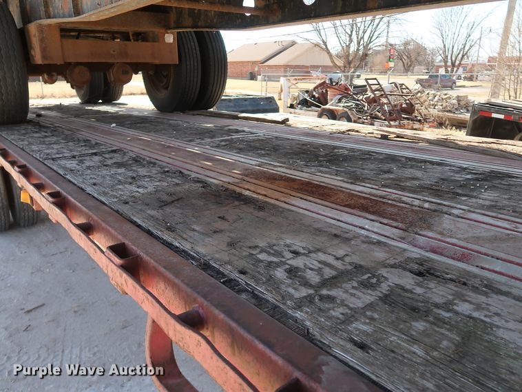 image for item IY9108 1993 Transcraft  flatbed trailer