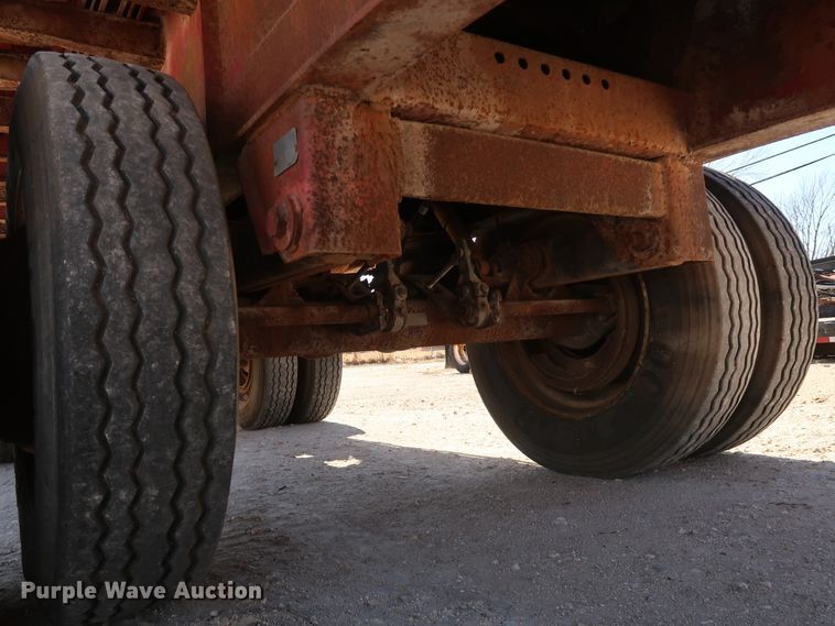 image for item IY9108 1993 Transcraft  flatbed trailer