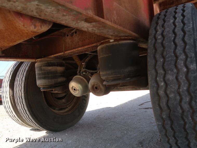 image for item IY9108 1993 Transcraft  flatbed trailer