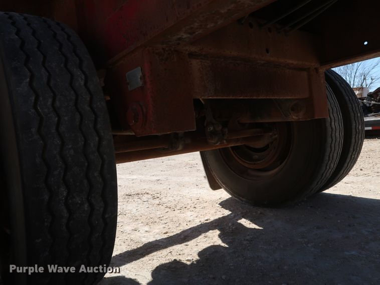 image for item IY9108 1993 Transcraft  flatbed trailer