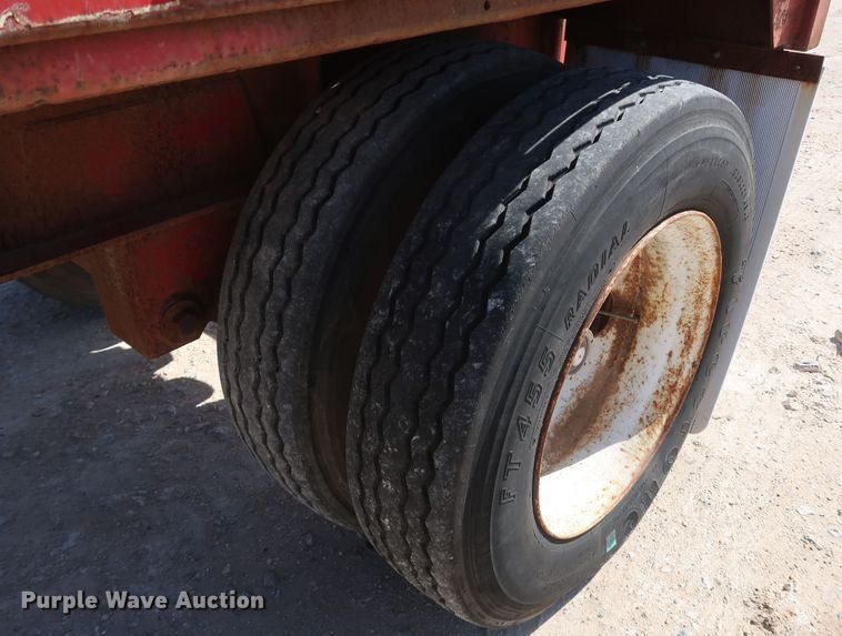 image for item IY9108 1993 Transcraft  flatbed trailer