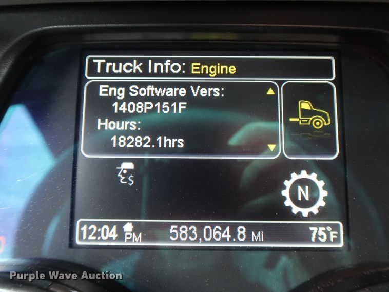 image for item IY9155 2016 Peterbilt 579  semi truck