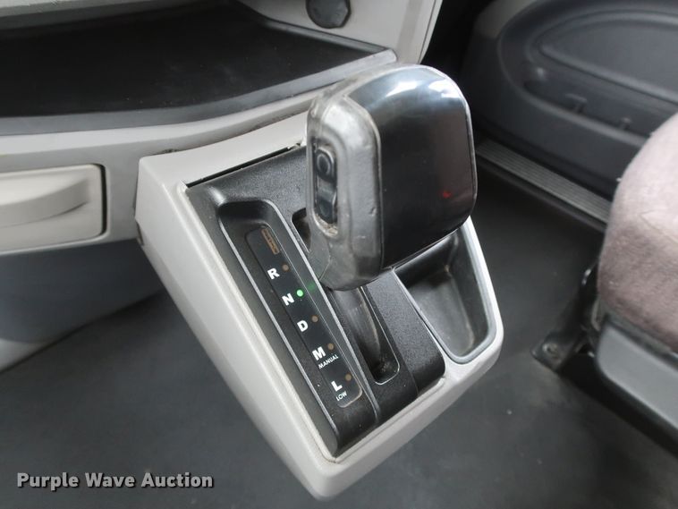 image for item IY9155 2016 Peterbilt 579  semi truck