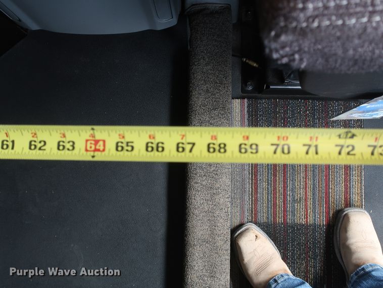 image for item IY9155 2016 Peterbilt 579  semi truck