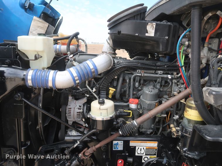 image for item IY9155 2016 Peterbilt 579  semi truck