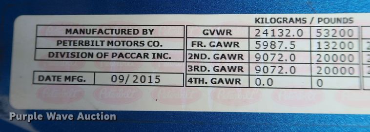 image for item IY9155 2016 Peterbilt 579  semi truck