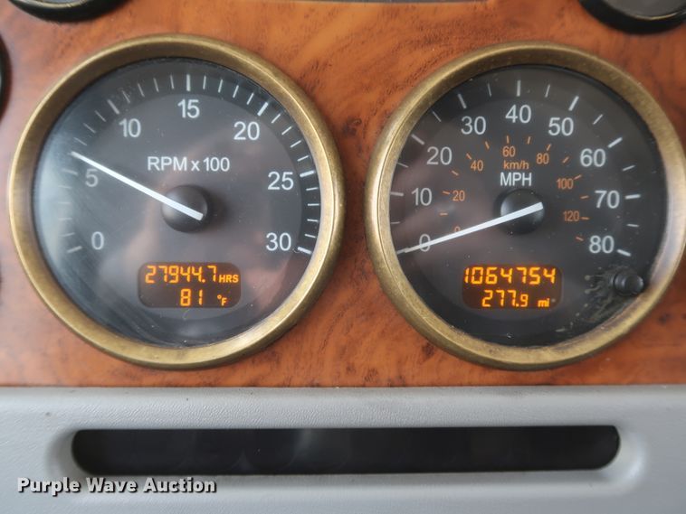 image for item IY9156 2008 Peterbilt 389  semi truck