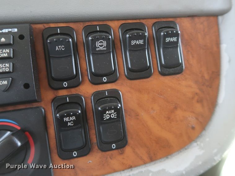 image for item IY9156 2008 Peterbilt 389  semi truck