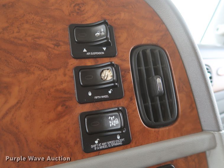 image for item IY9156 2008 Peterbilt 389  semi truck