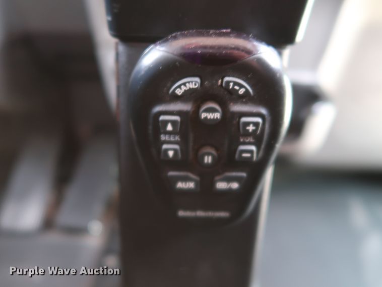 image for item IY9156 2008 Peterbilt 389  semi truck