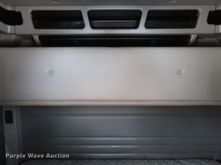 image for item IY9156 2008 Peterbilt 389  semi truck