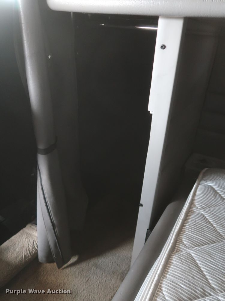 image for item IY9156 2008 Peterbilt 389  semi truck