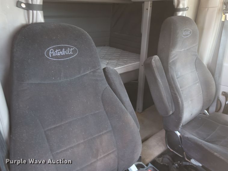 image for item IY9156 2008 Peterbilt 389  semi truck