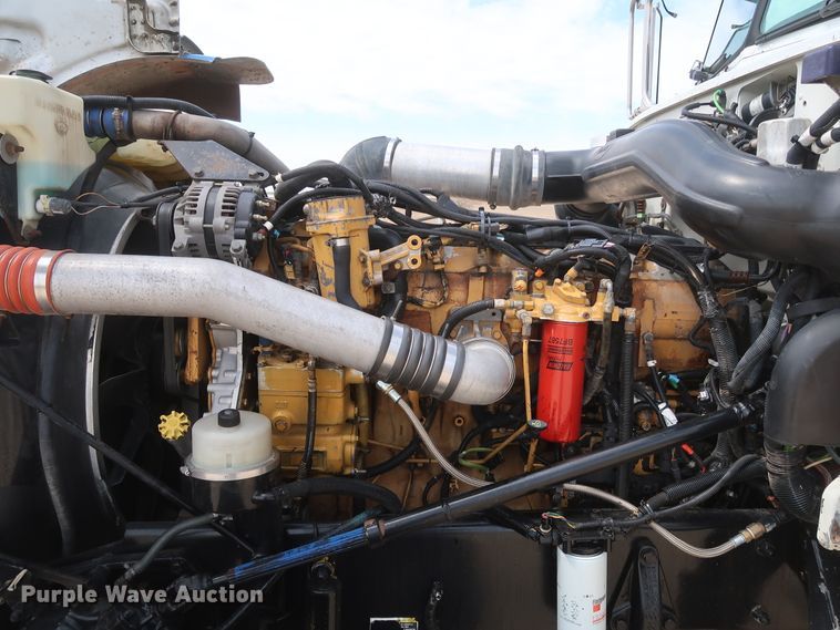 image for item IY9156 2008 Peterbilt 389  semi truck