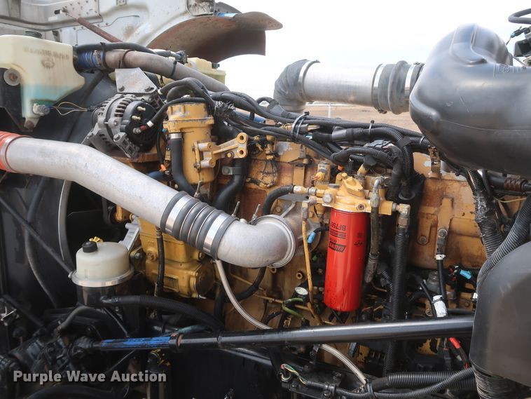 image for item IY9156 2008 Peterbilt 389  semi truck