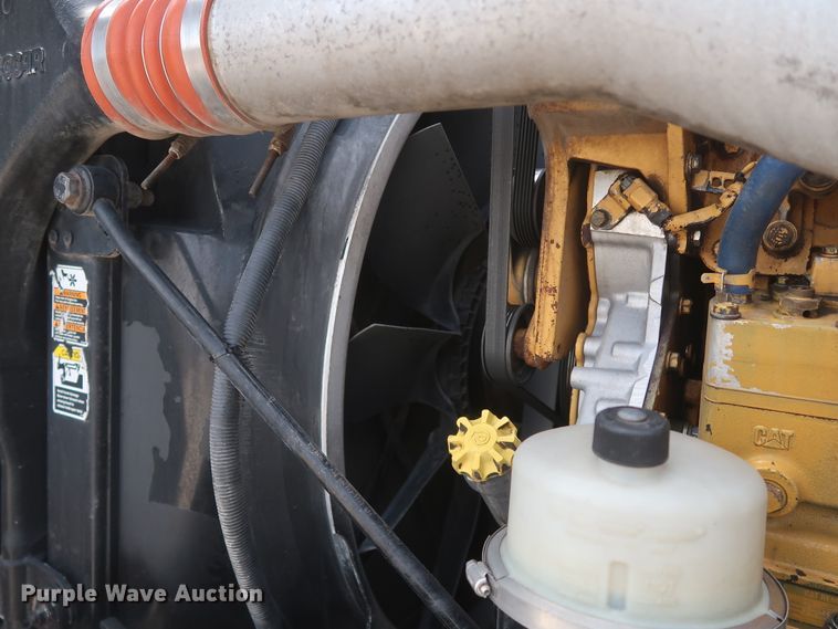 image for item IY9156 2008 Peterbilt 389  semi truck