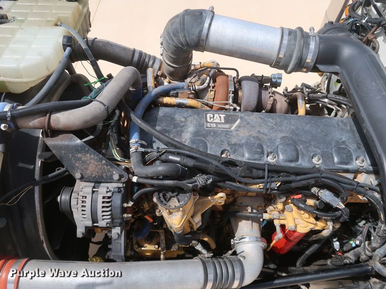 image for item IY9156 2008 Peterbilt 389  semi truck