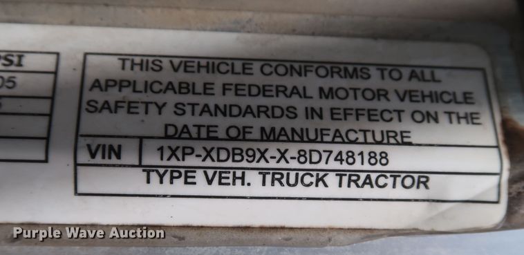 image for item IY9156 2008 Peterbilt 389  semi truck