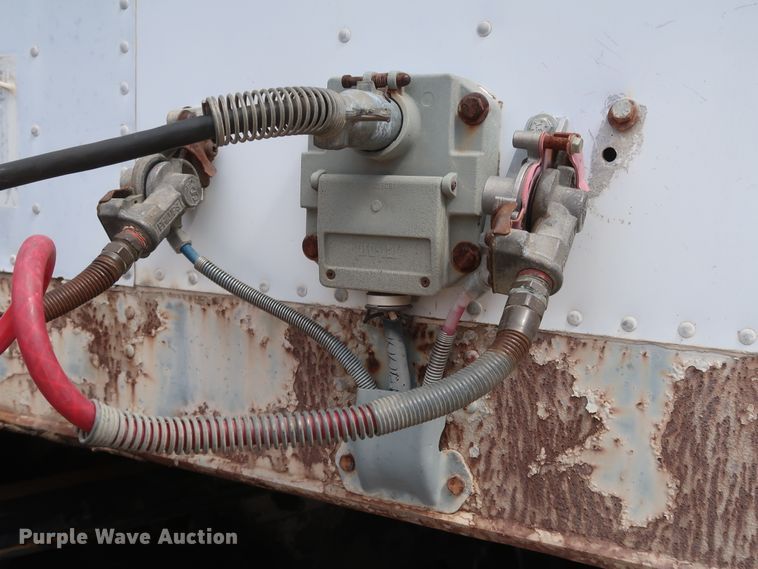 image for item IY9158 1998 Fruehauf  dry van trailer