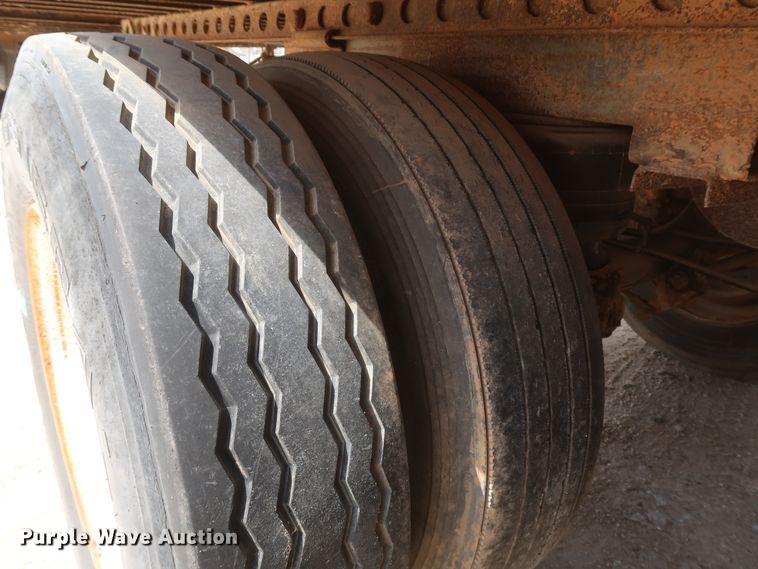 image for item IY9158 1998 Fruehauf  dry van trailer