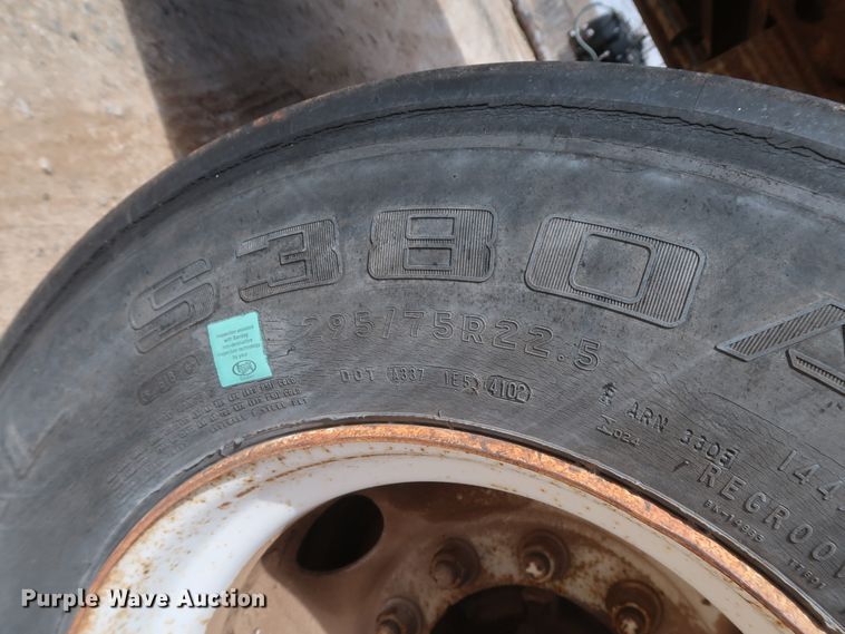 image for item IY9158 1998 Fruehauf  dry van trailer