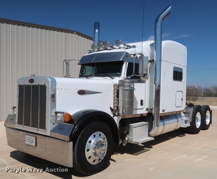 image for item IY9160 2006 Peterbilt 379  semi truck