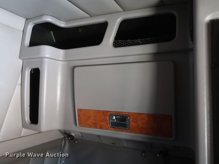 image for item IY9160 2006 Peterbilt 379  semi truck