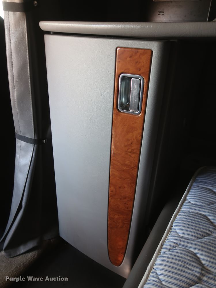 image for item IY9160 2006 Peterbilt 379  semi truck