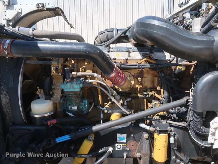 image for item IY9160 2006 Peterbilt 379  semi truck